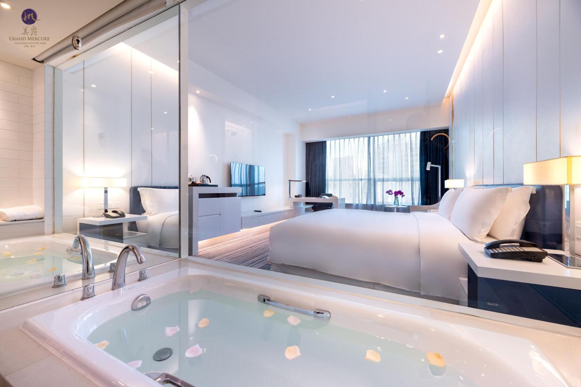 Grand Mercure Century Park Hotel 5*