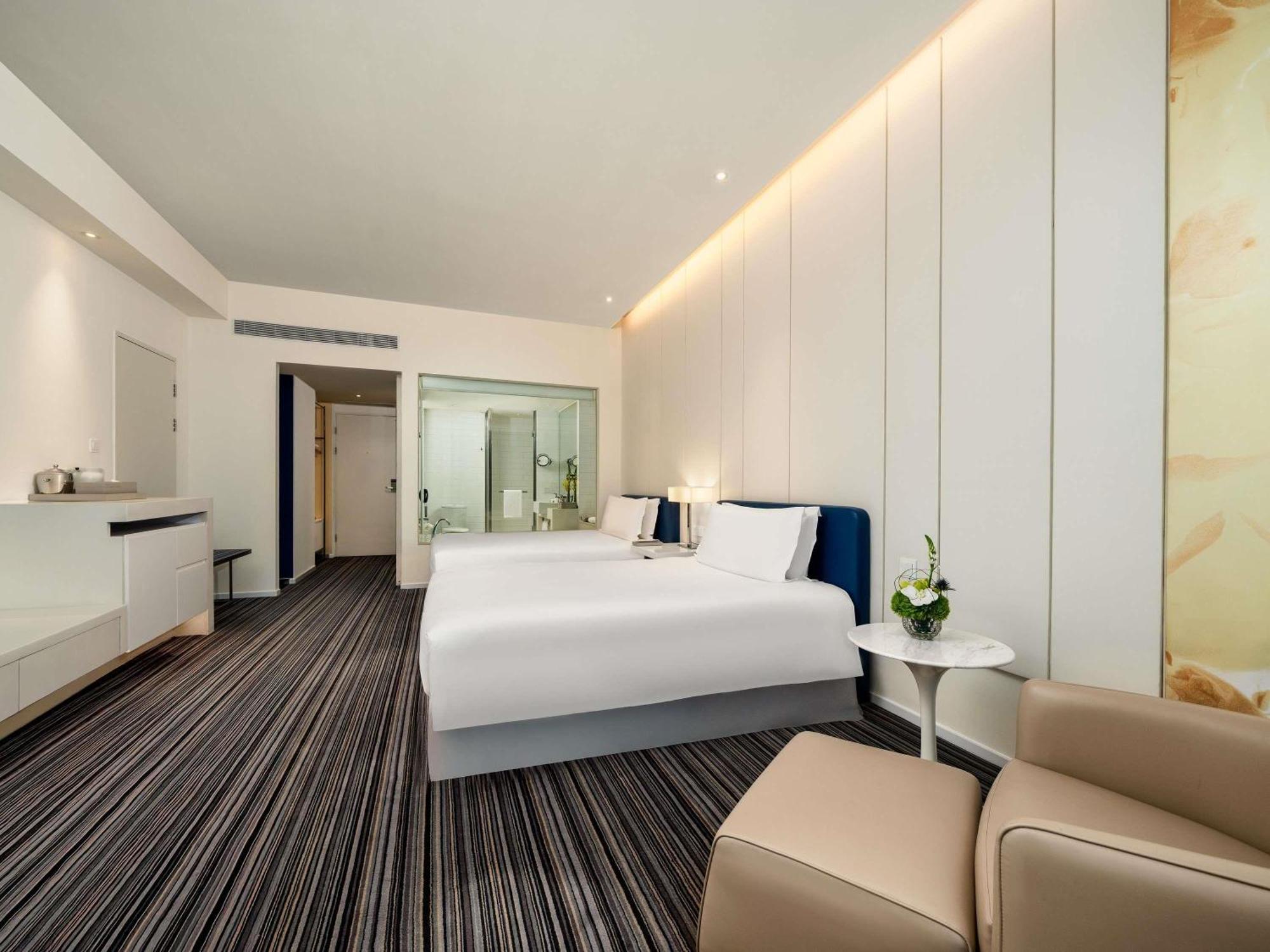 Hotel Grand Mercure Century Park