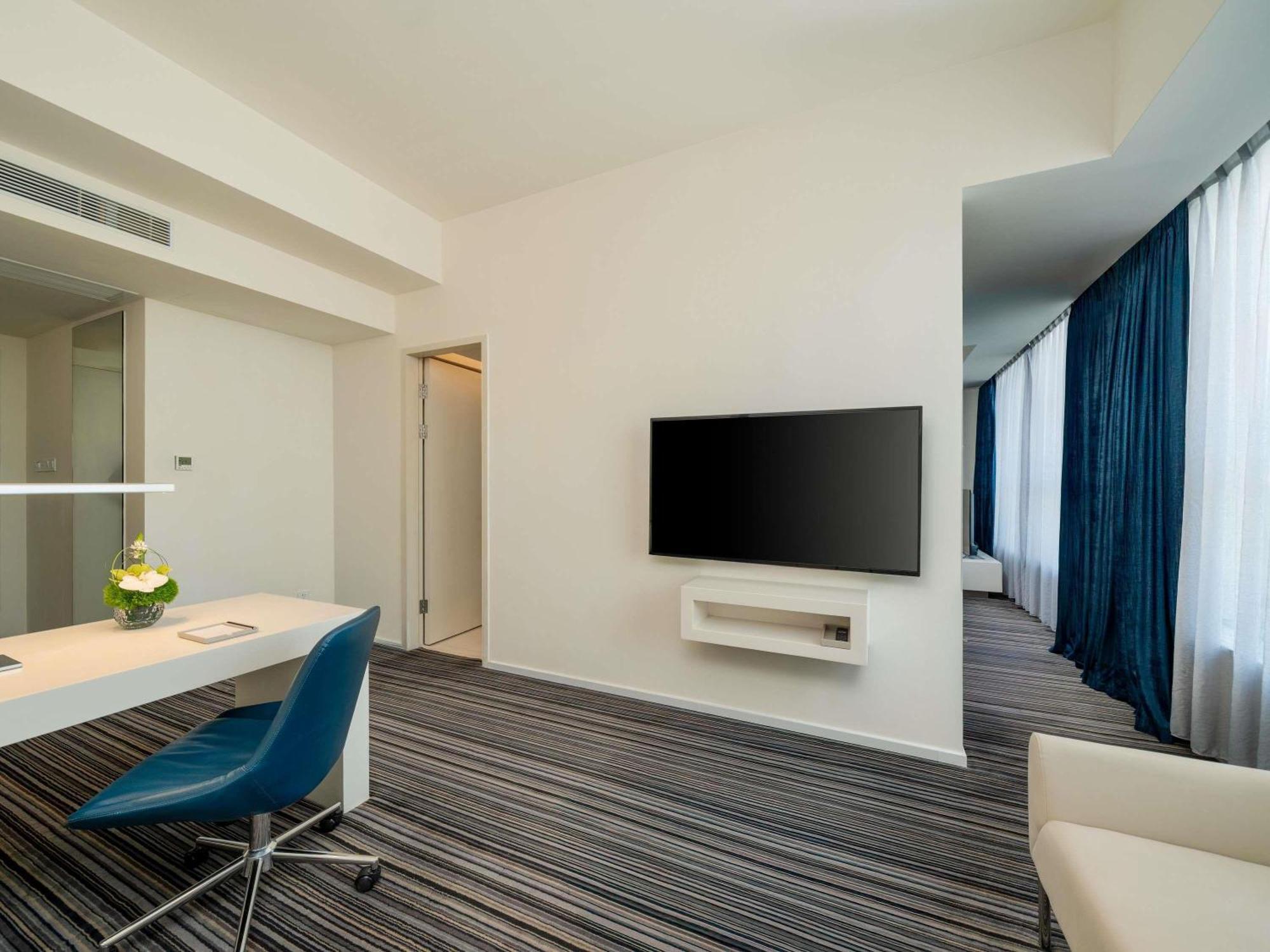 Hotel Grand Mercure Century Park 5*