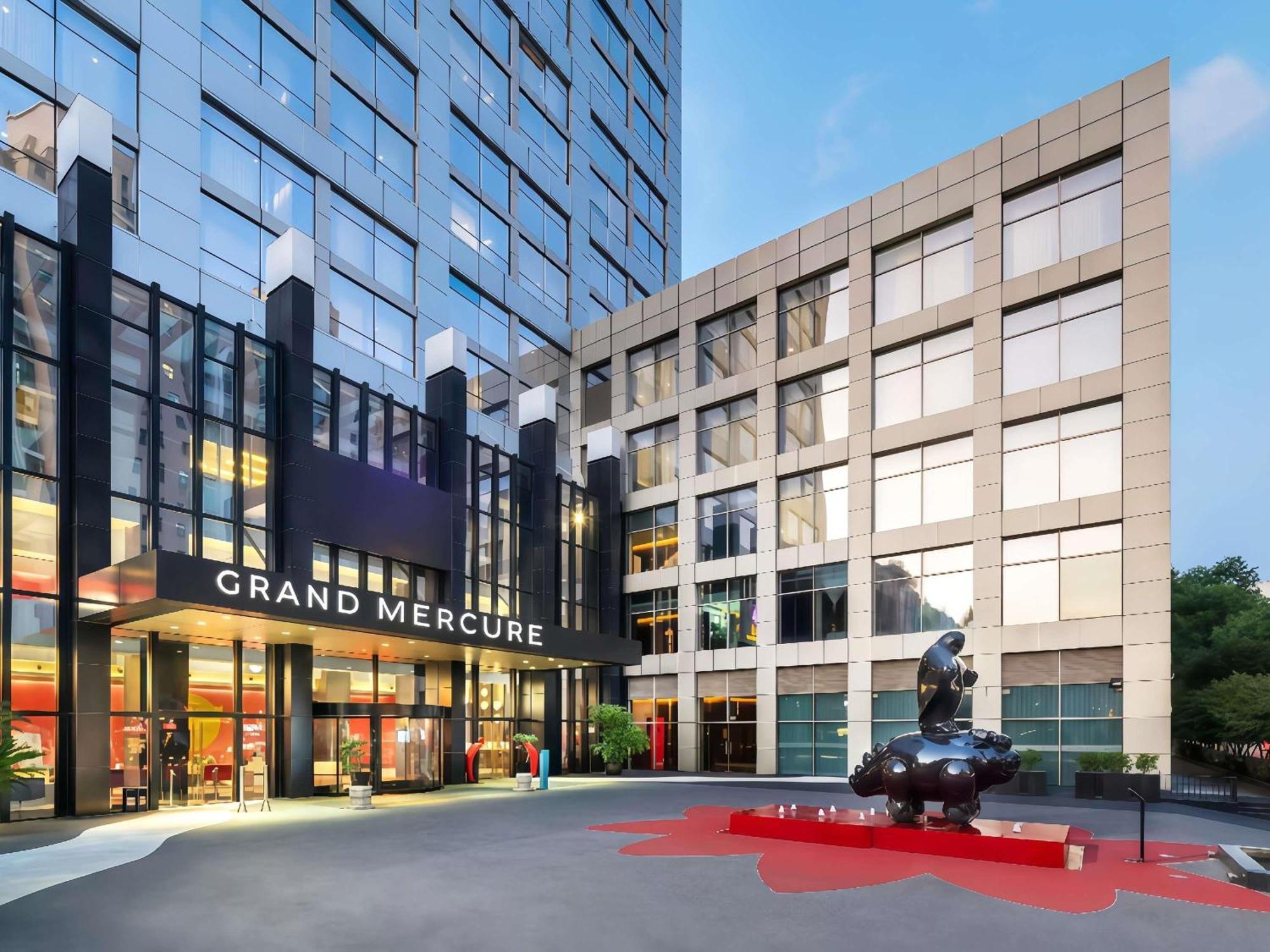 Grand Mercure Century Park Hotel 5*
